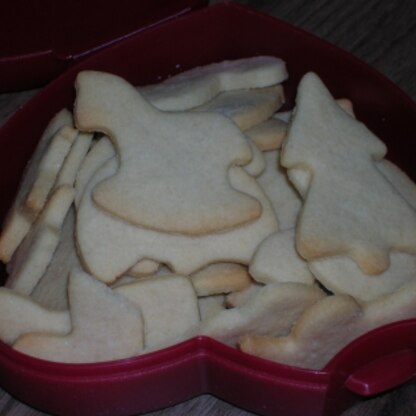 クリスマスのバタークッキー、こちらのレシピで作らせていただきました～♪うちの子が大喜び～☆☆ご馳走様～！！！